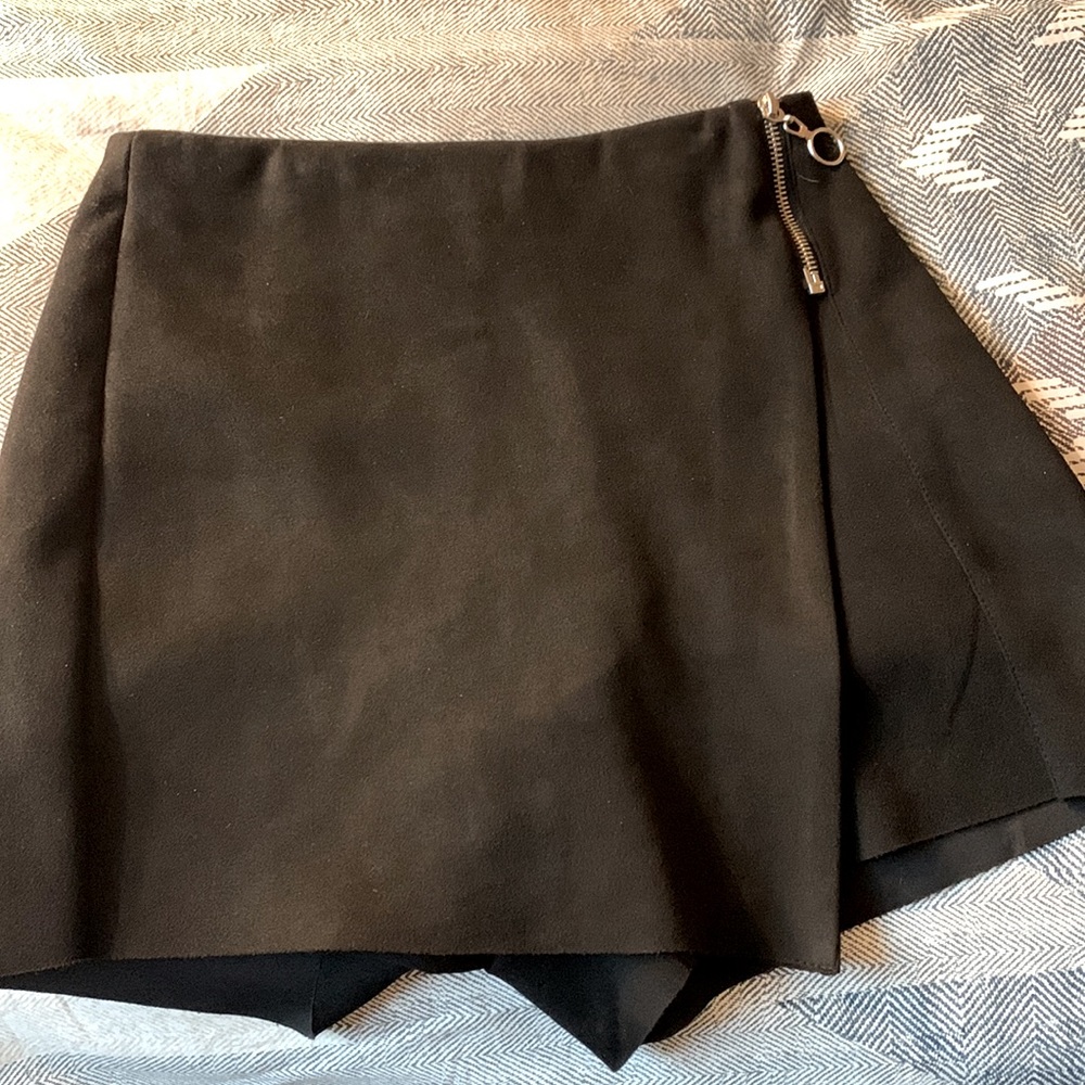 Zara S black faux suede wrap mini skort